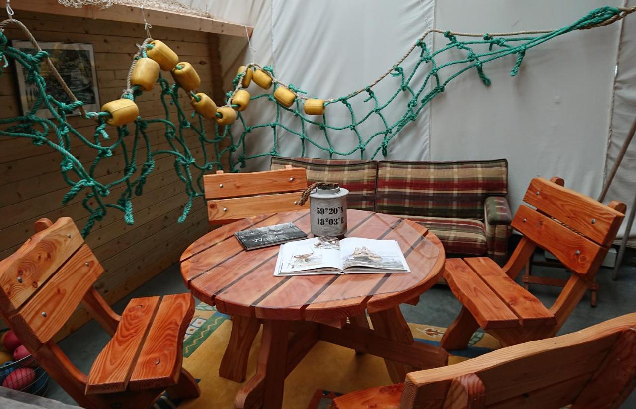 Couette-café Slaaphuisjes Lauwersmeerplezier! Lauwersoog